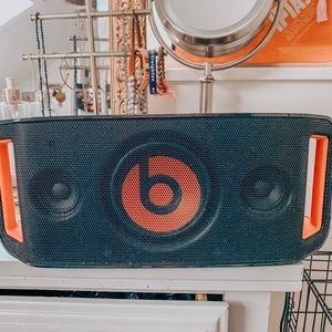 Beats Box by Dr Dre